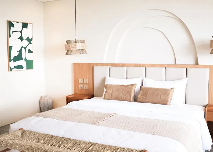 The Casa Lunamoon Hotel *