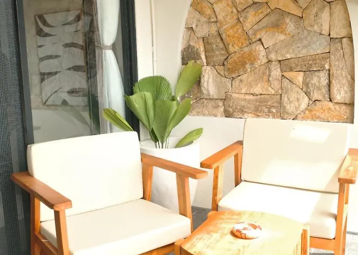The Casa Lunamoon Hotel *