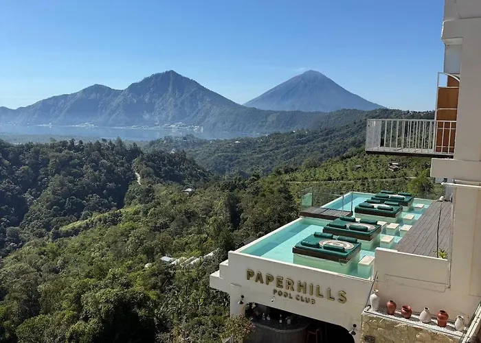 The Casa Lunamoon Hotel *